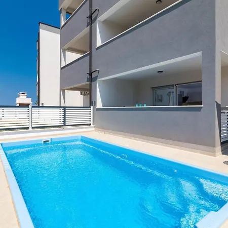 Pool Sax Apartment *