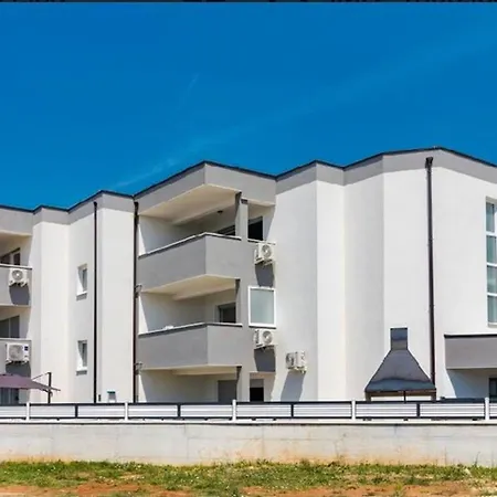 Pool Sax Apartment *