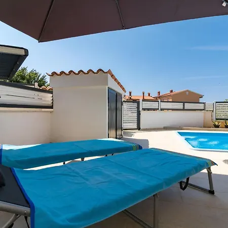 Apartman Pool Sax Medulin